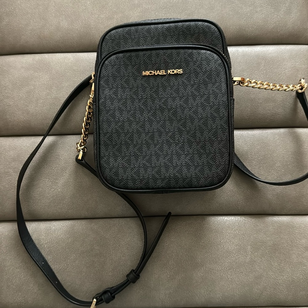 Michael Kors black crossbody purse. Barely used like brand new.